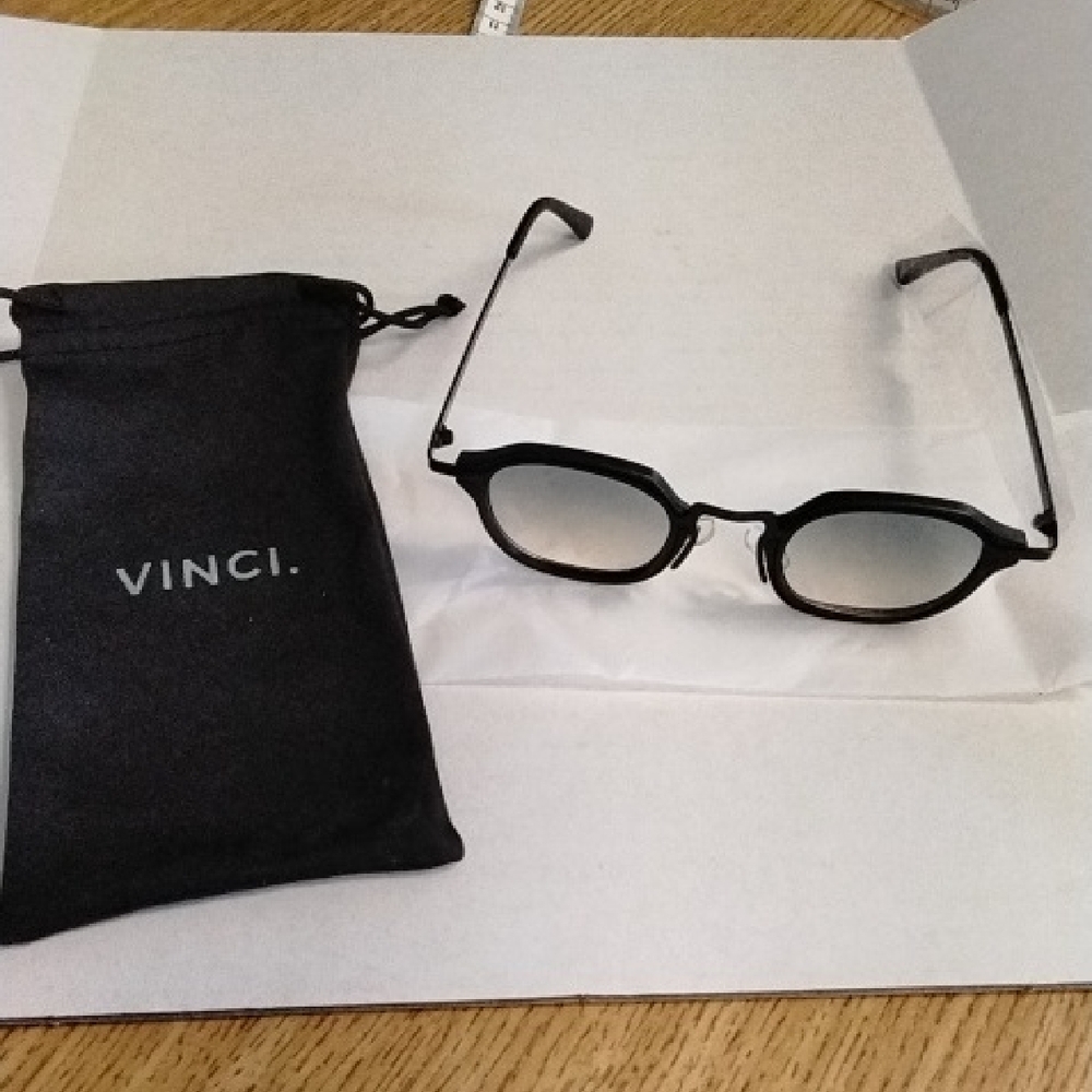 Vinci Black Eyeglasses with Case